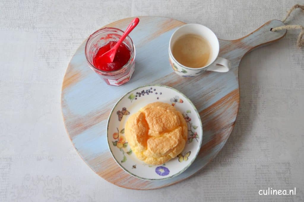 Luchtige eierbroodjes