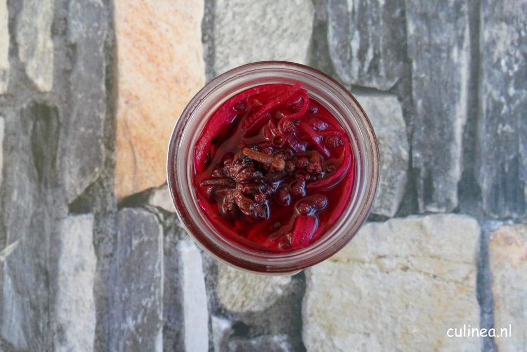 Ingemaakte rode biet