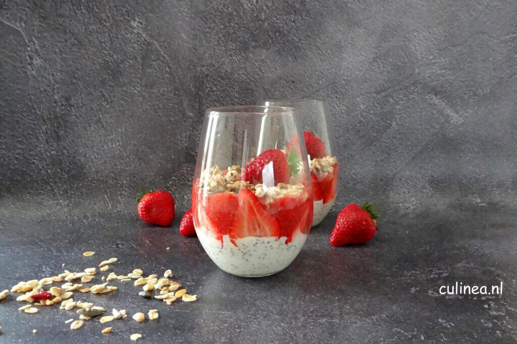 Chiapudding met aardbeien