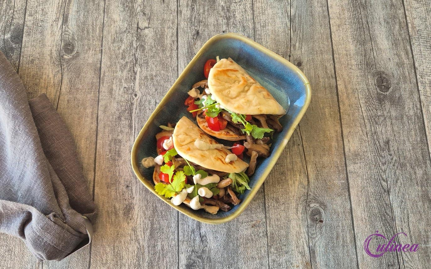 Pitabroodje met gyros oesterzwammen