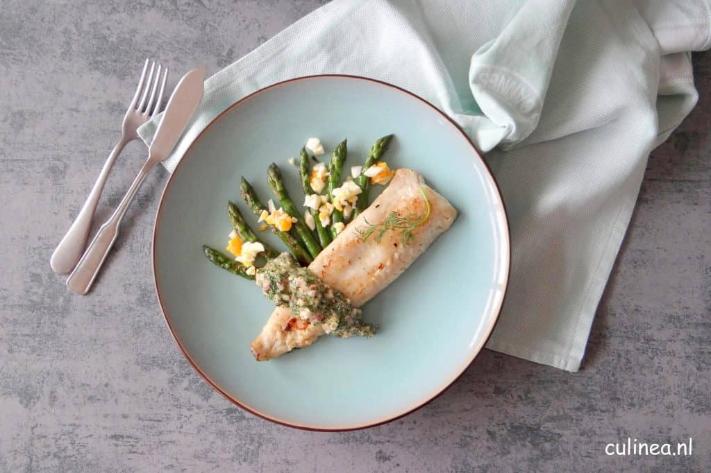 Visfilet met aspergetips en dille vinaigrette