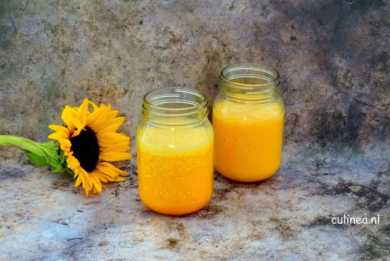 Mango en wortelsmoothie