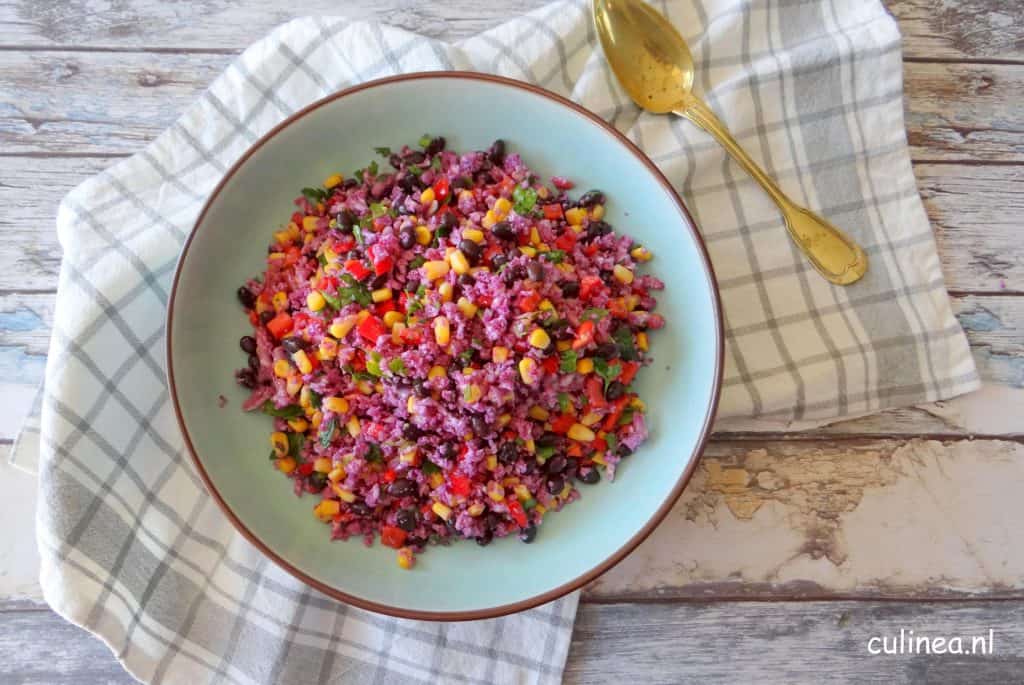 Mexicaanse paarse bloemkoolrijst salade