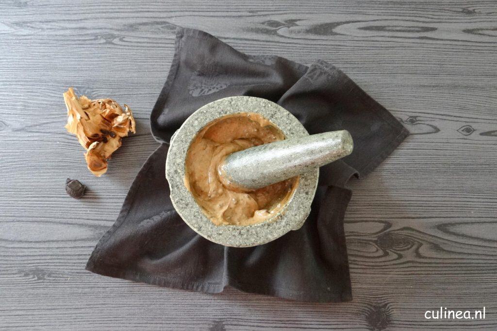 Zwarte knoflook aioli