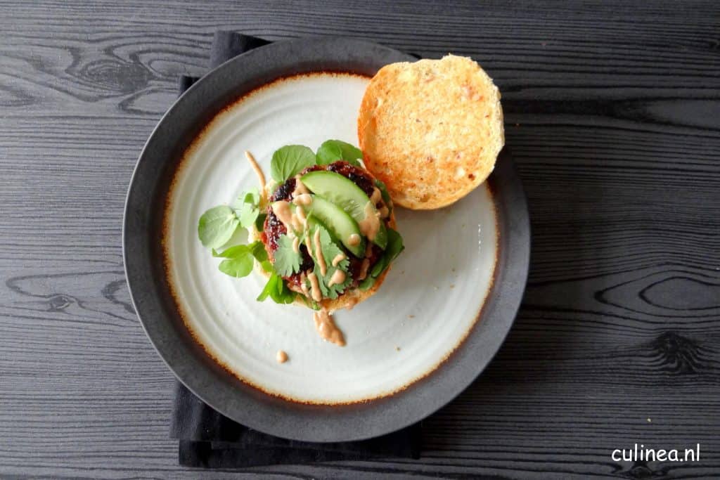 Aziatische hamburger speciaal