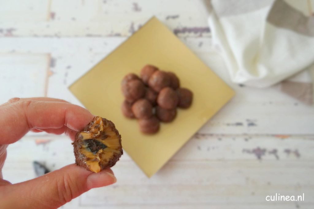 Dulce de leche truffels met zwarte knoflook