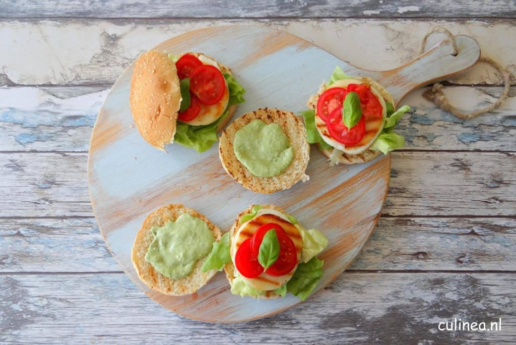 Geitenkaasburger met pestomayonaise