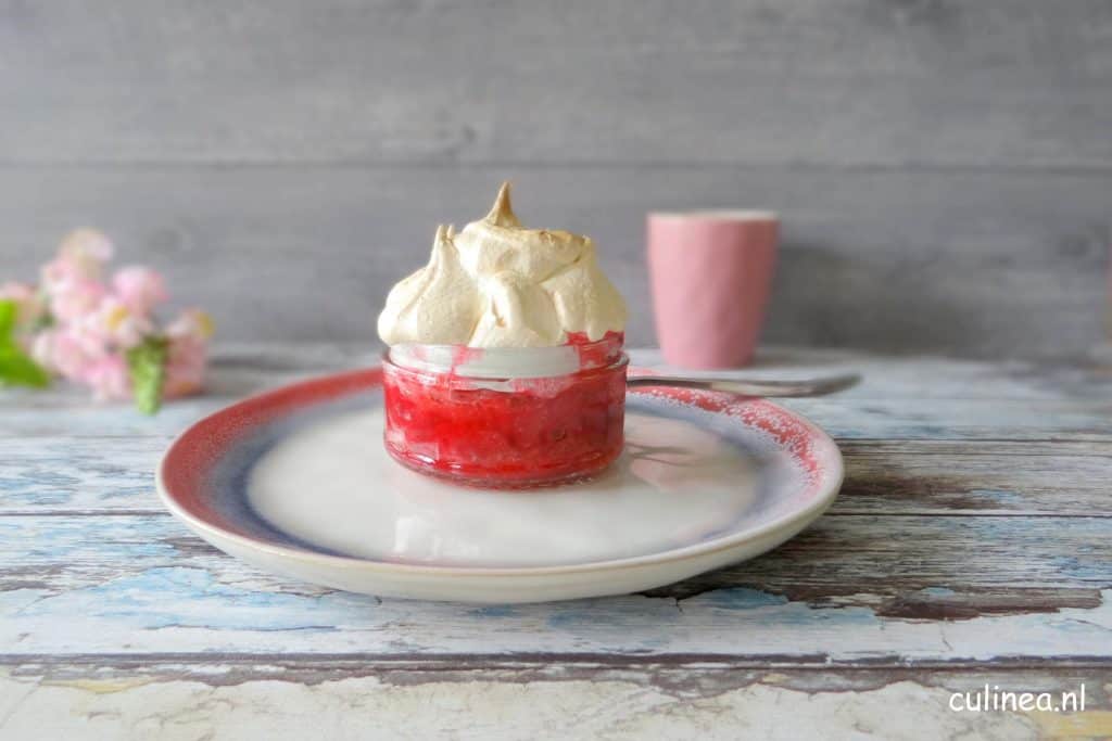 Kruisbessenpotjes met meringue