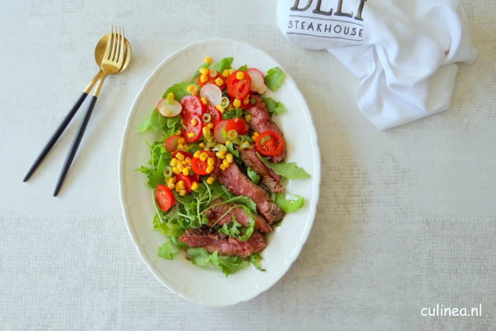 Mexicaanse steaksalade met tomatensalsa