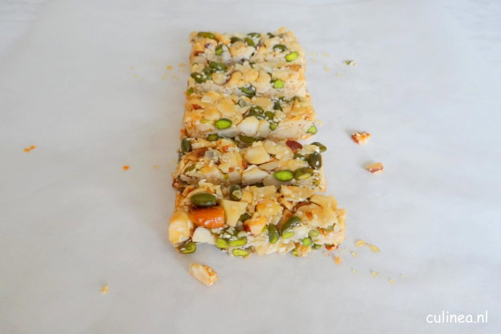 Notenrepen met honing en kokos