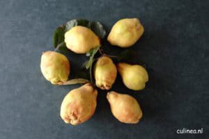 Langzaam gestoofde kweeperen