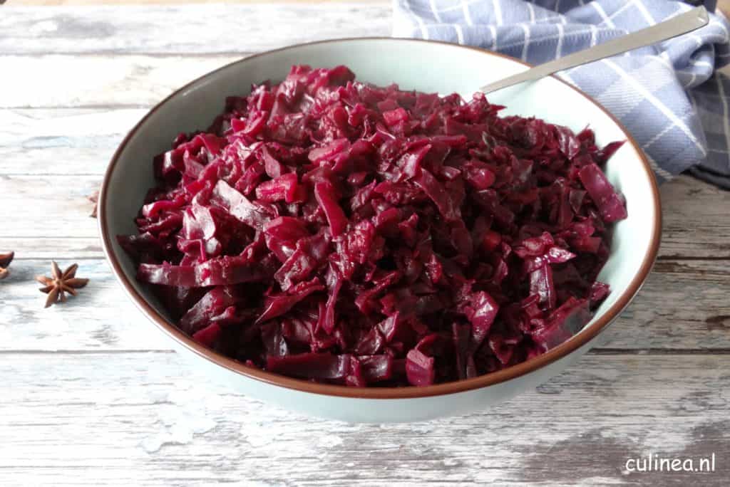 Rode kool met appels en steranijs