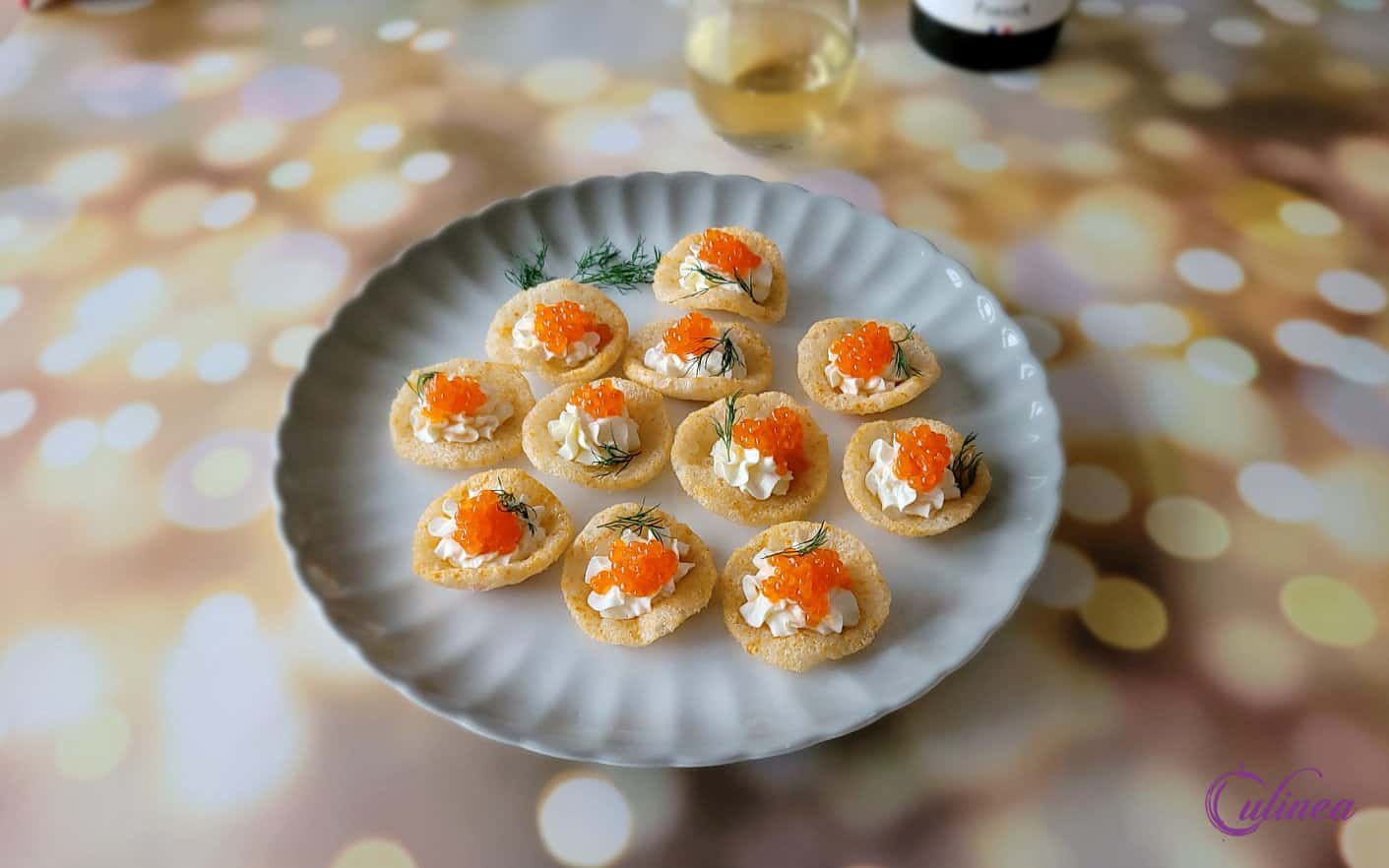 Kroepoek met roomkaas en kaviaar