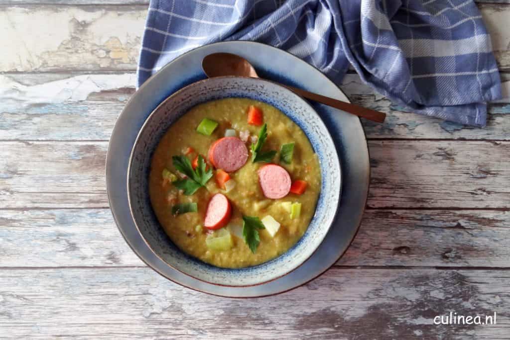 Ouderwetse erwtensoep zelf gemaakt