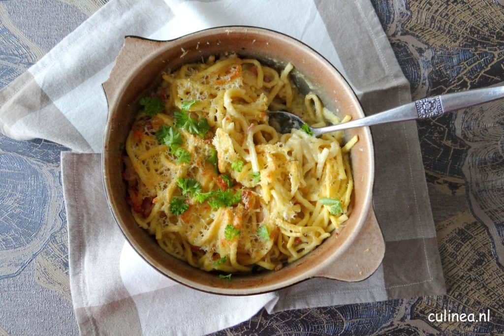 Spätzle met uien, spek en kaassaus