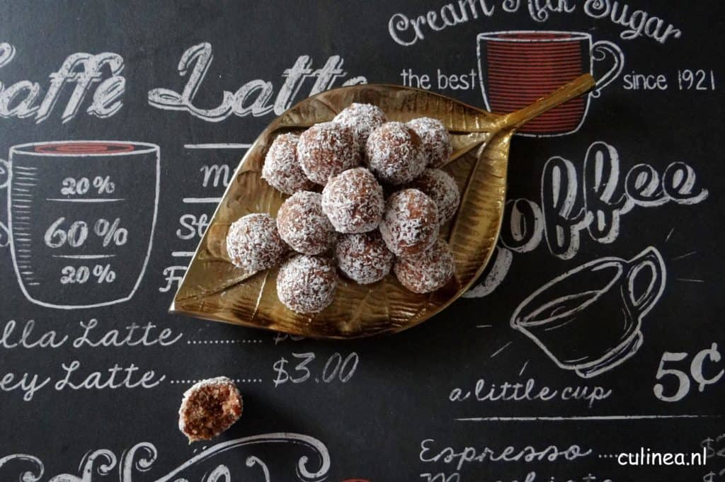 Kokos, noten en pindakaasballetjes