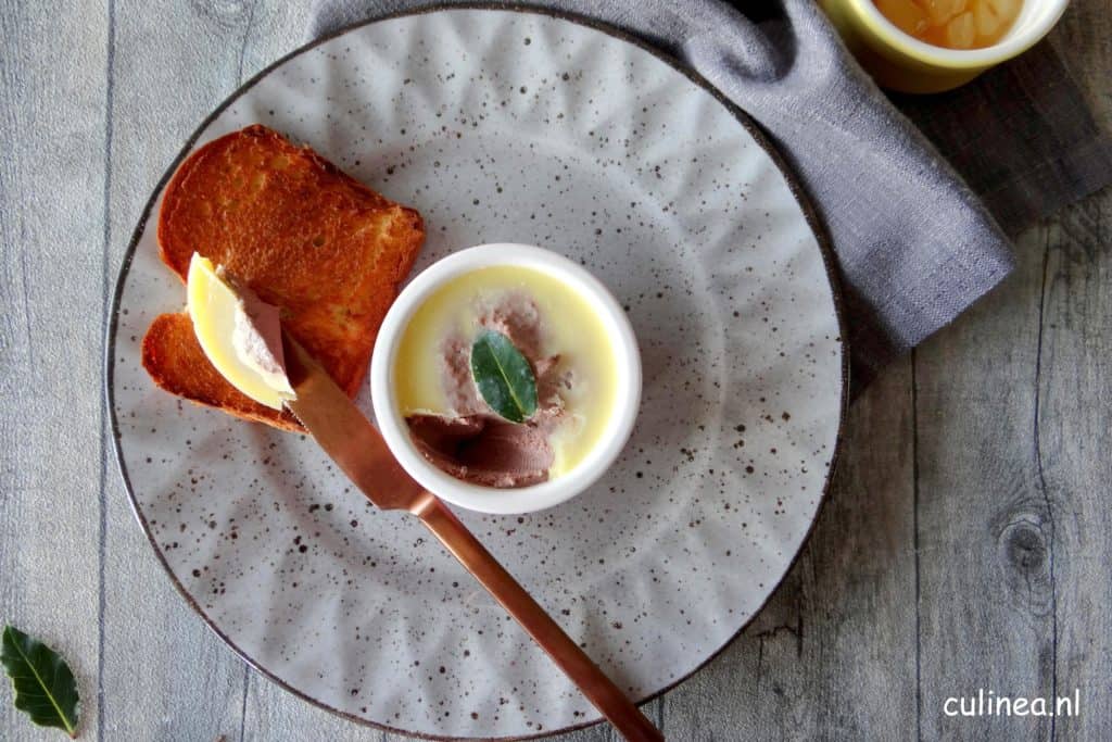 Zelfgemaakte kippenlever paté