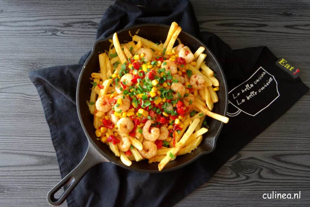 Patatje nachos met knoflookgarnalen