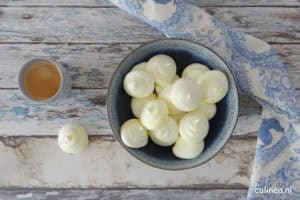 Vegan meringues van aquafaba