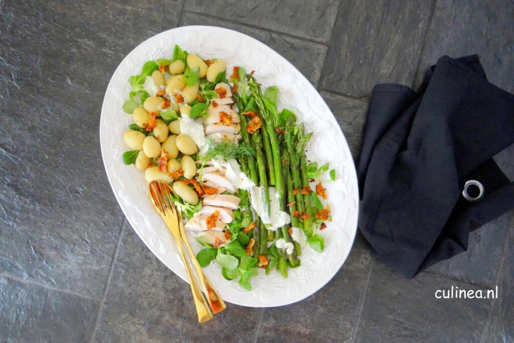 Kipsalade met asperges en krieltjes