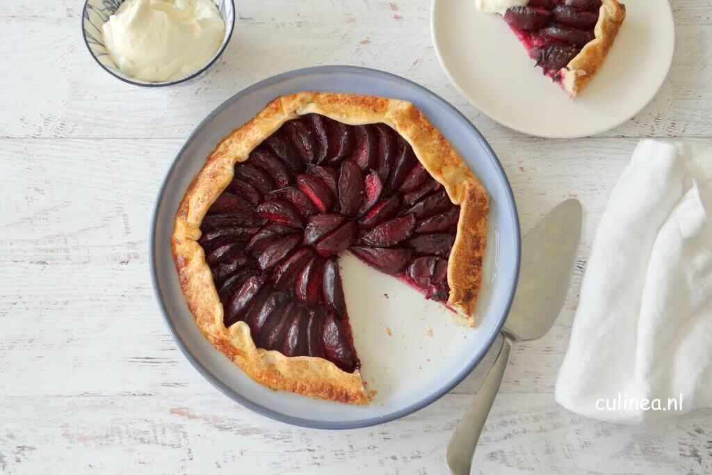 Galette van rode pruimen
