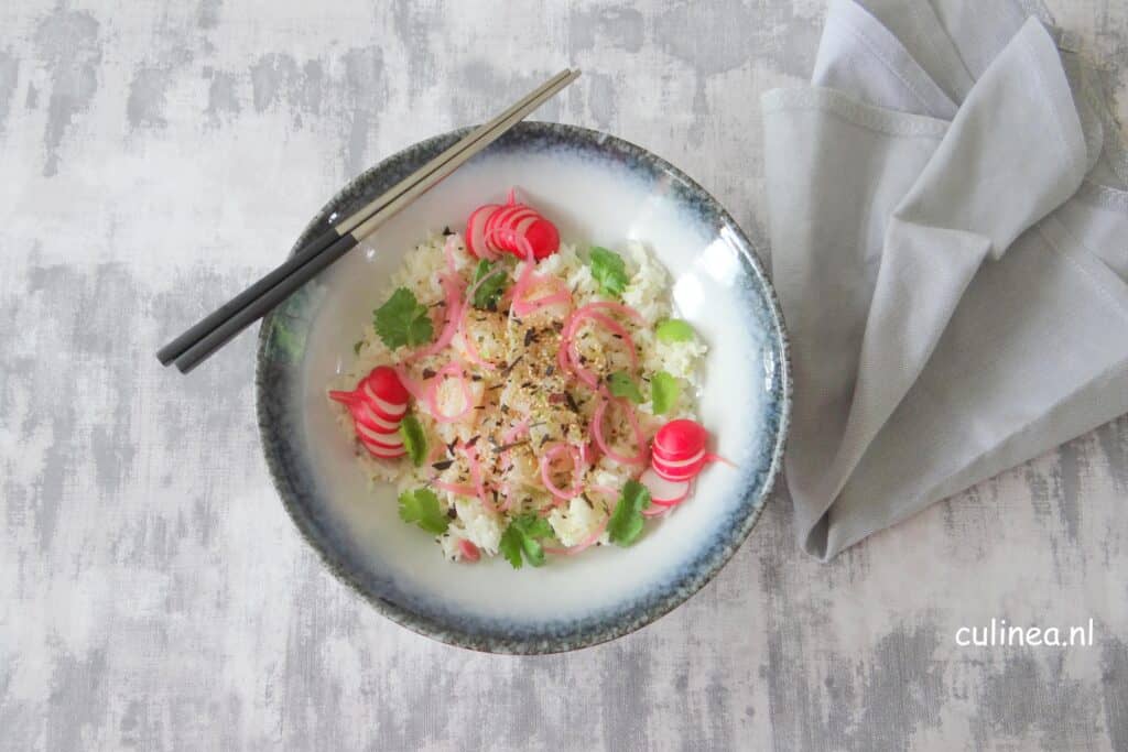 Poke bowl met kokosrijst en witvis