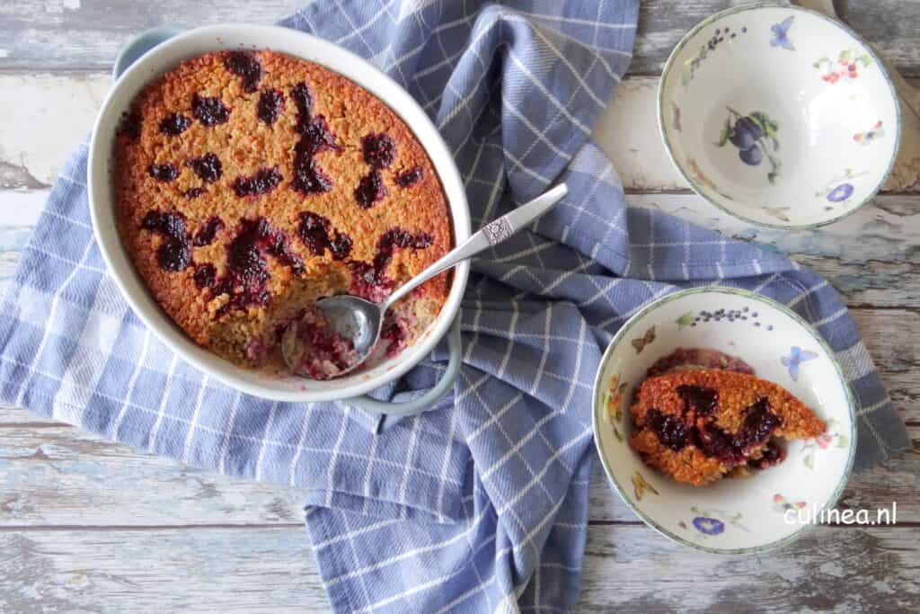 Baked oatmeal met bramenjam