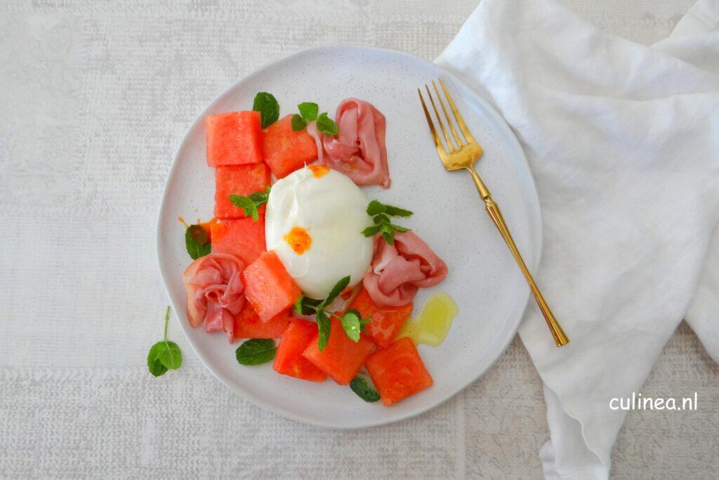 Watermeloen en burrata salade