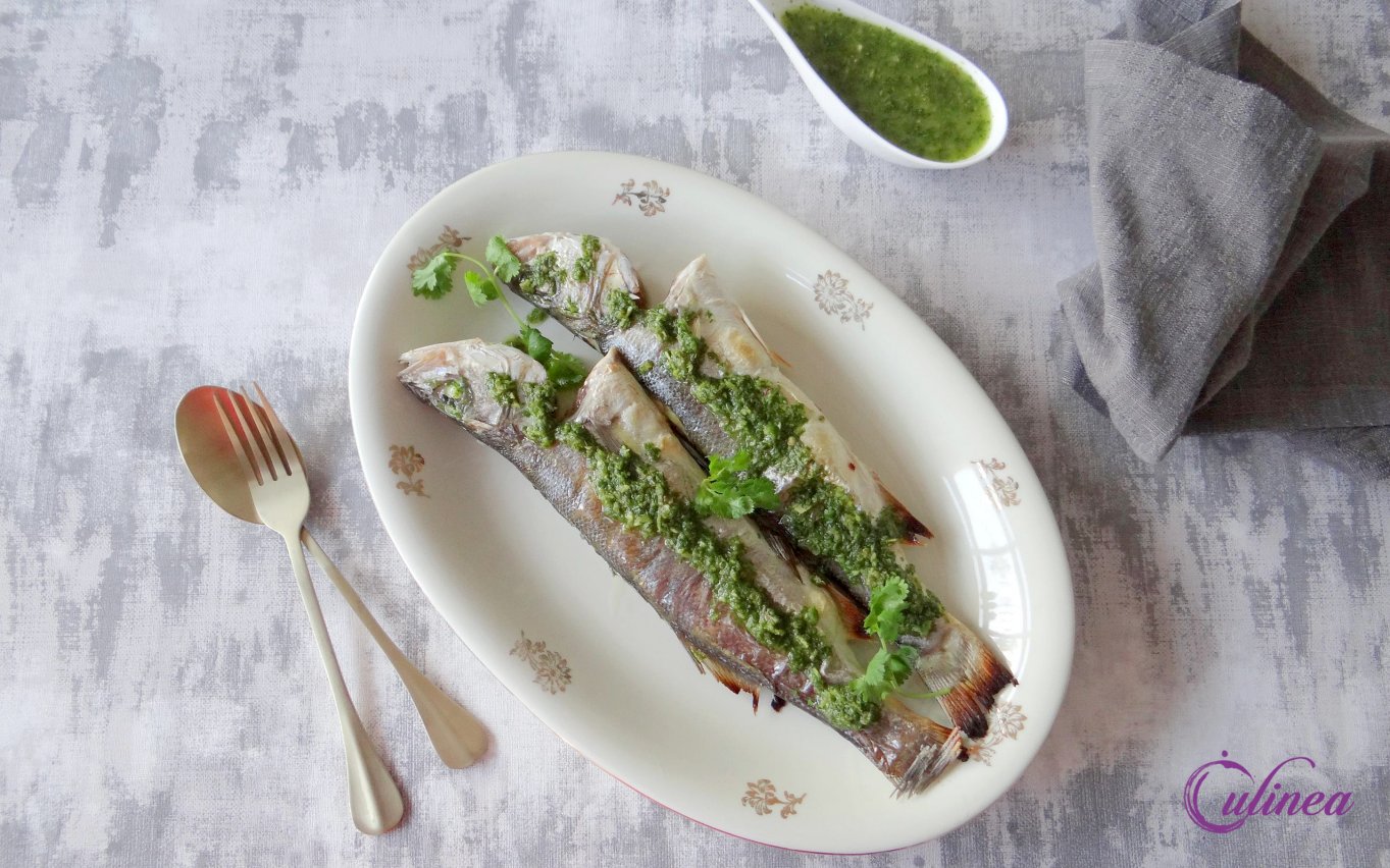 Gegrilde zeebaars met koriander muntsaus