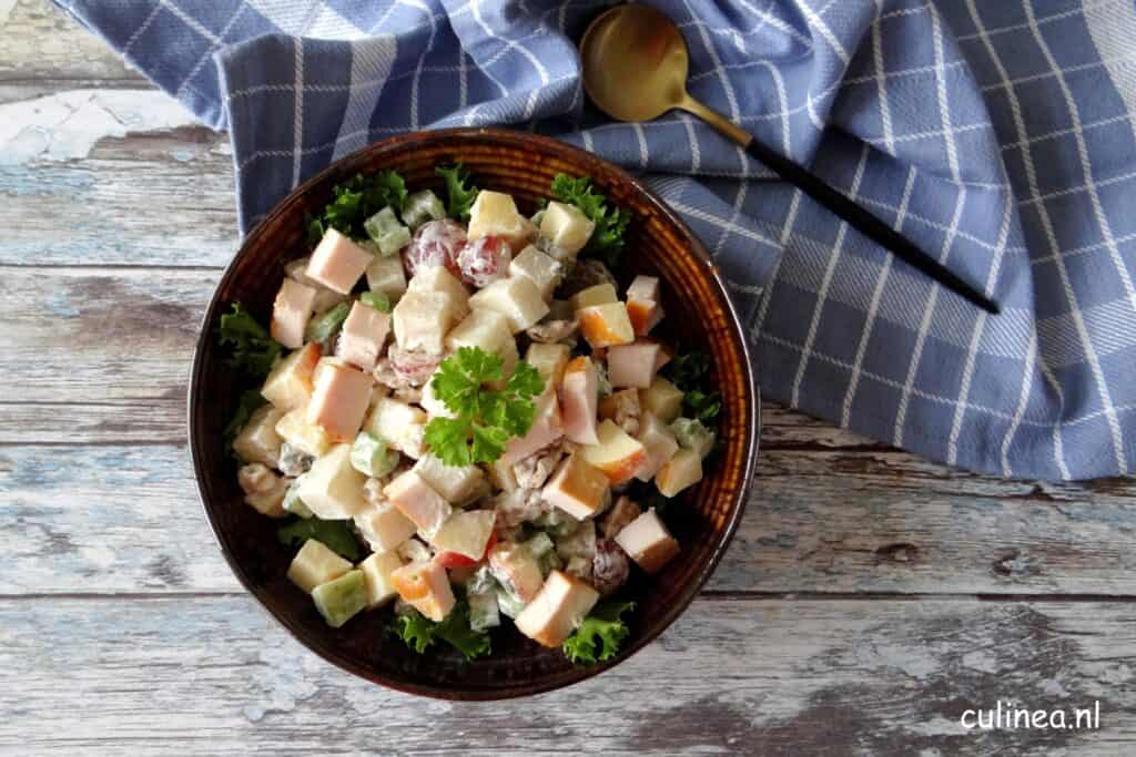 Waldorf salade met gerookte kip