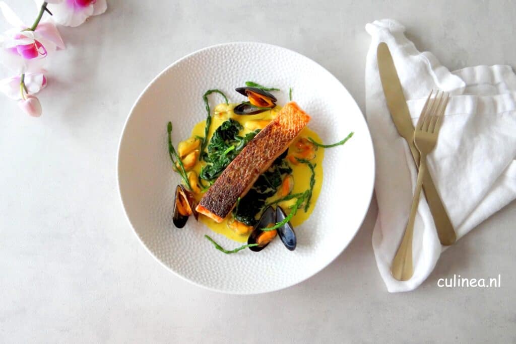 Gebakken zalm met mosselen