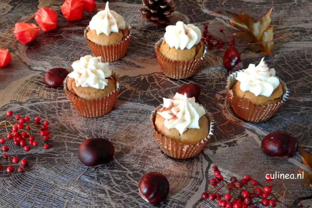 Pompoen cupcakes met topping