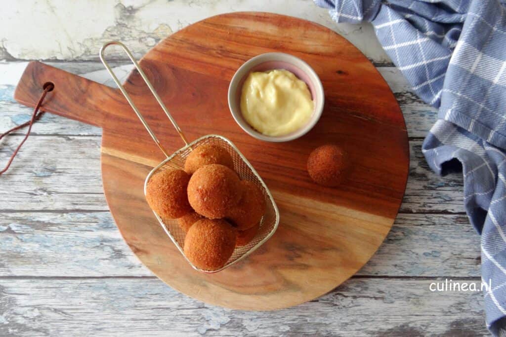 Bitterballen met chorizo en paprika