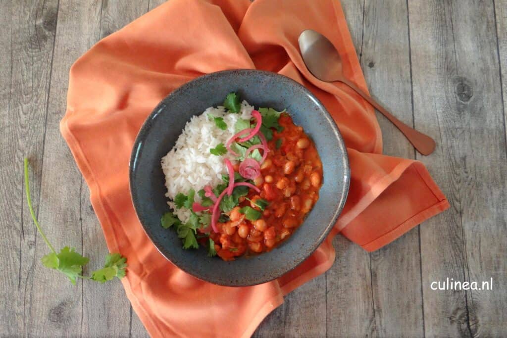 Bruine bonen curry met rijst