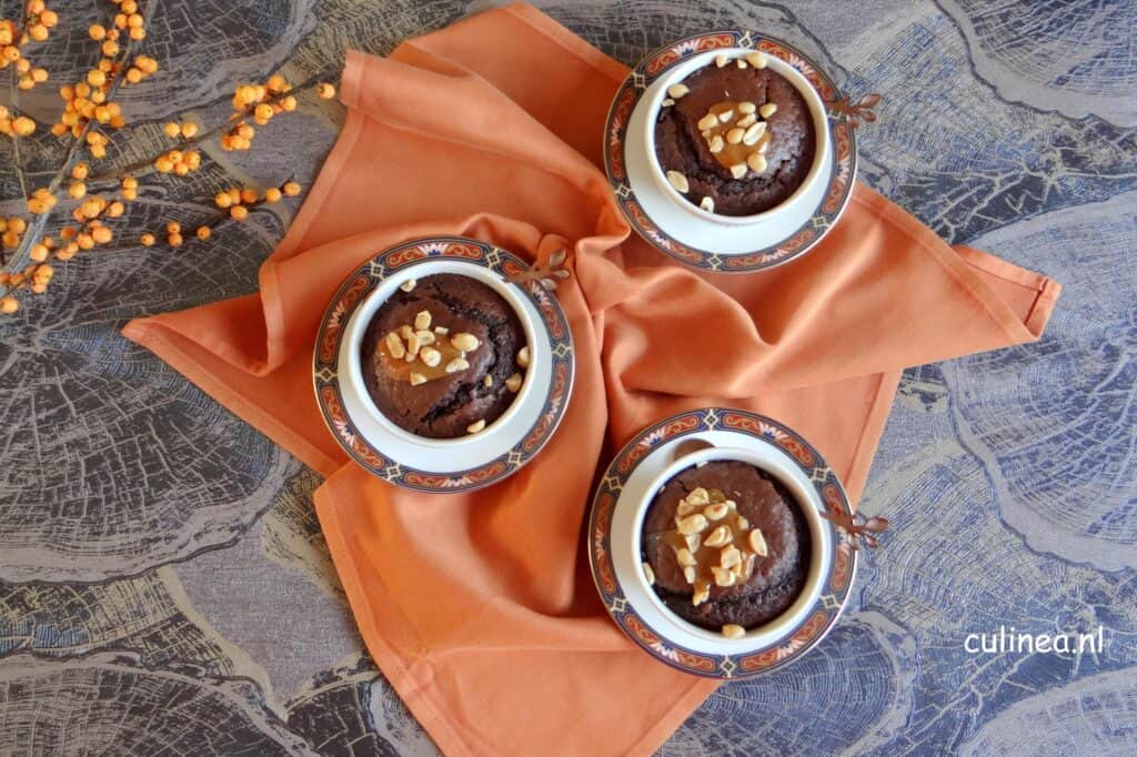 Chocolade cakejes met karamel
