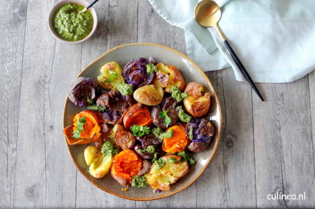 Geplette aardappelen met korianderpesto