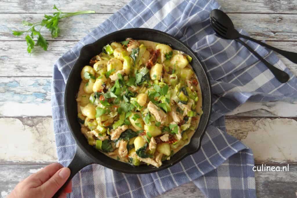 Gnocchi met prei en vegetarische kip