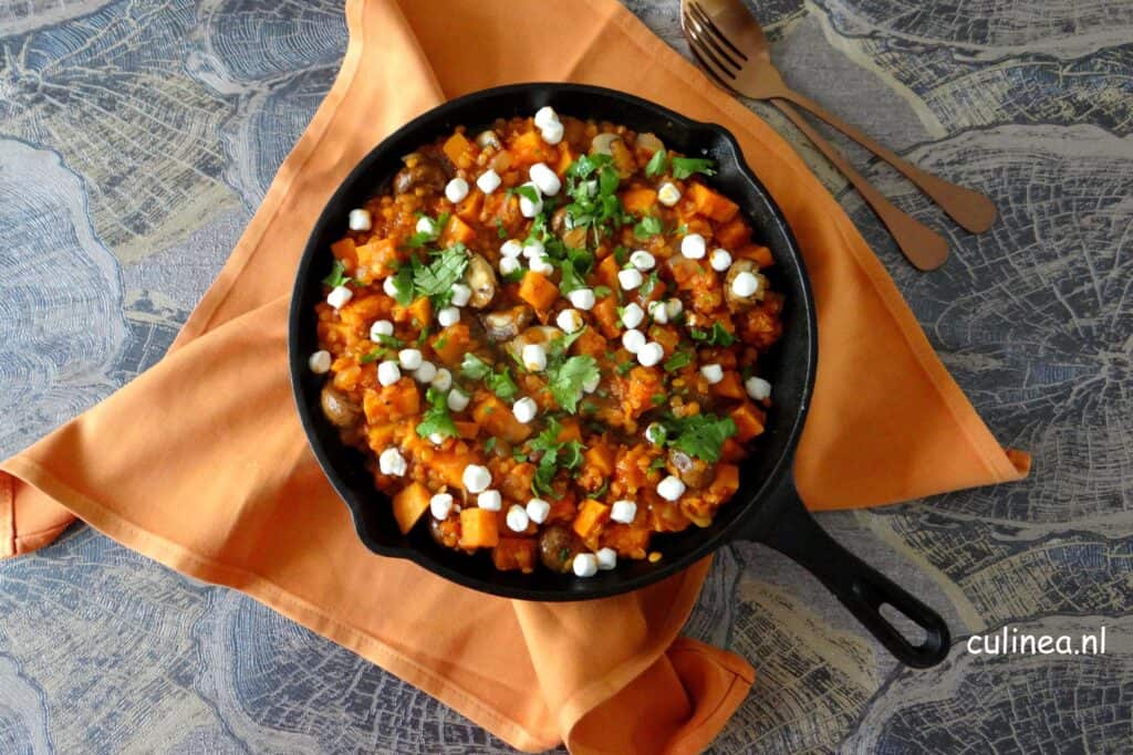 Stoofpot met rode linzen en zoete aardappel