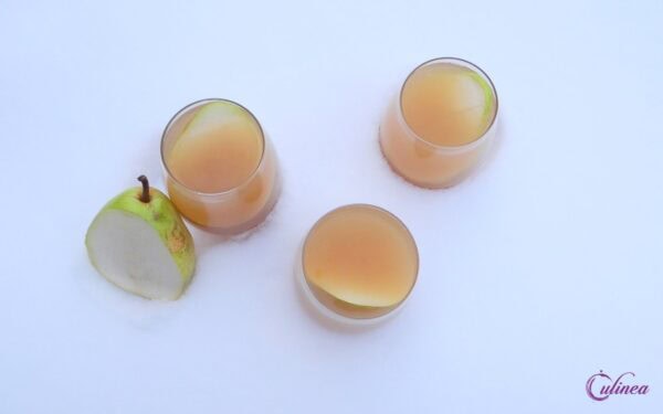 Peer, gember en rum cocktail