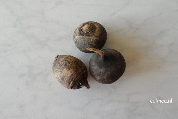 ingelegde zoetzure rammenas