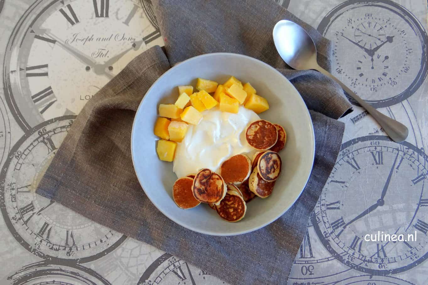 mini pancakes cereal met mango
