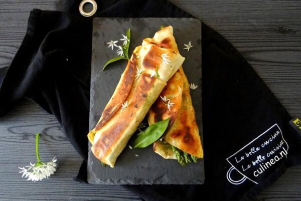 flatbreadtosti met groene asperges en feta