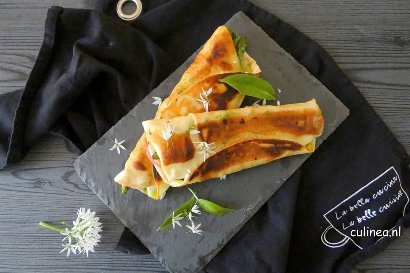 flatbreadtosti met groene asperges en feta