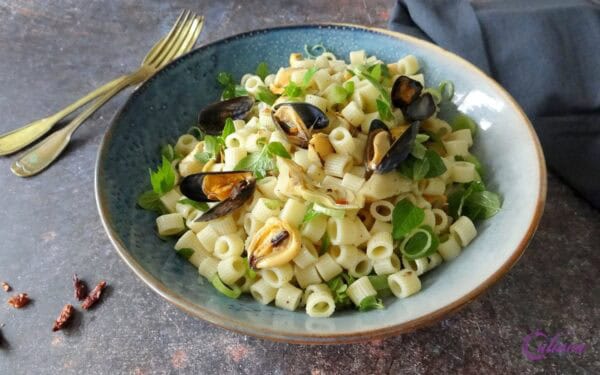 Pasta salade met mosselen en artisjok