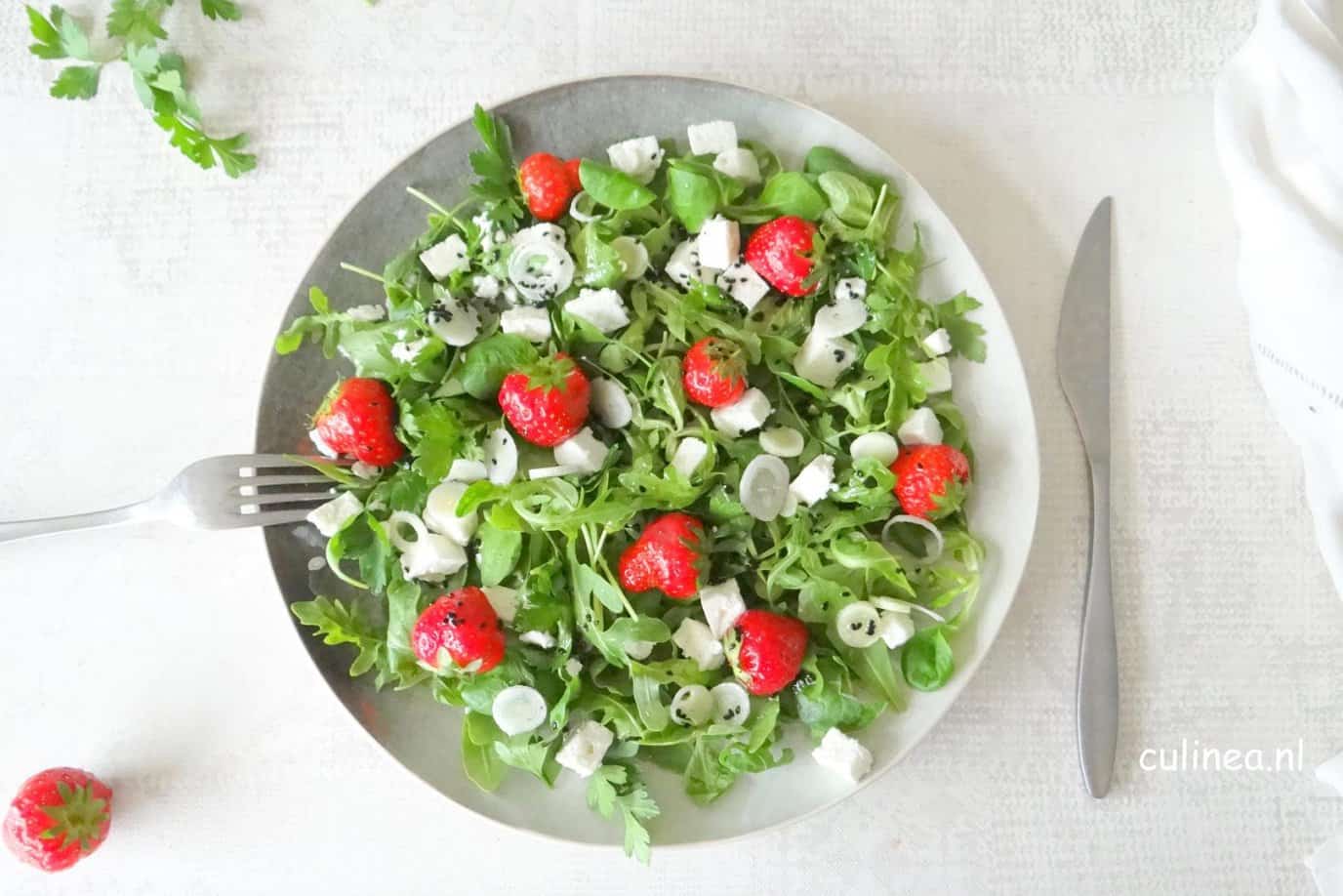 Salade met aardbeien en feta