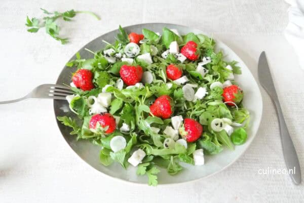 Salade met aardbeien en feta