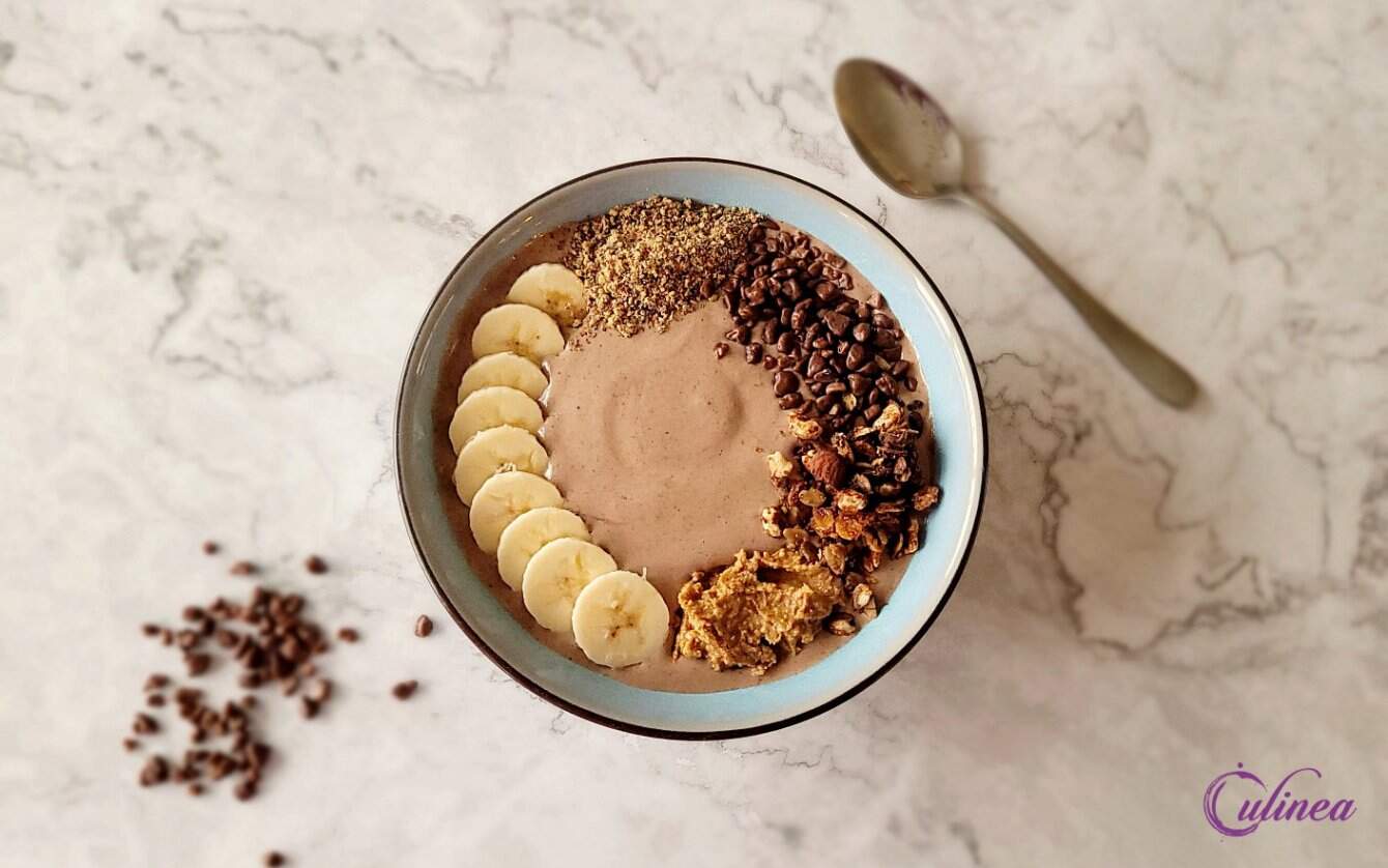 banaan pindakaas cacao smoothiebowl