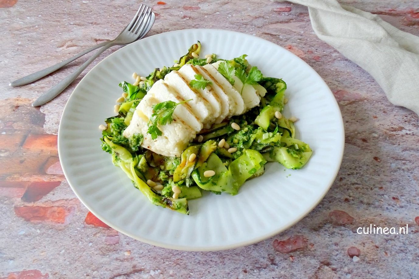 Gegrilde courgettes met halloumi