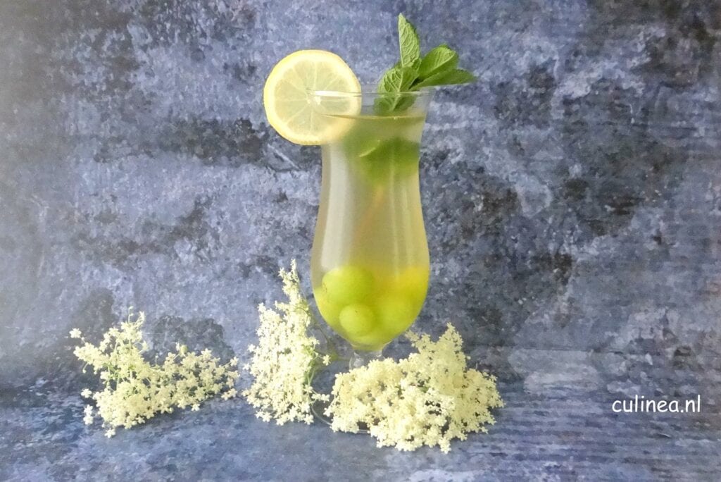 Waterkefir met vlierbloesem