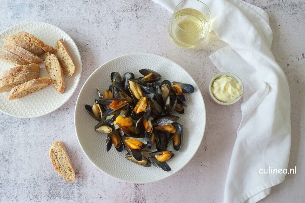 Mosselen met saffraan en citroen-aioli